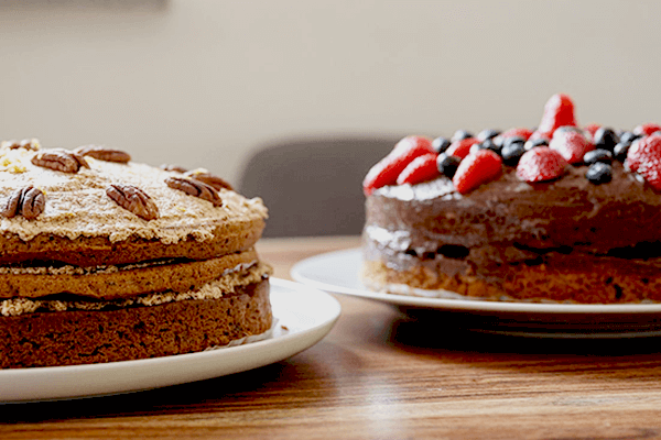 ¿Puedes hornear dos pasteles al mismo tiempo