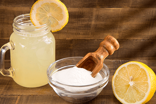 ¿El jugo de limón activa el bicarbonato de sodio?